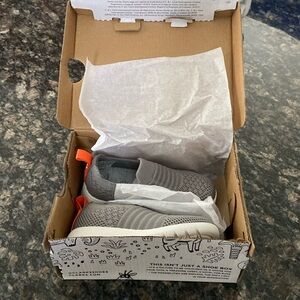 Size 5.5 Toddler Clark’s Slip Ons